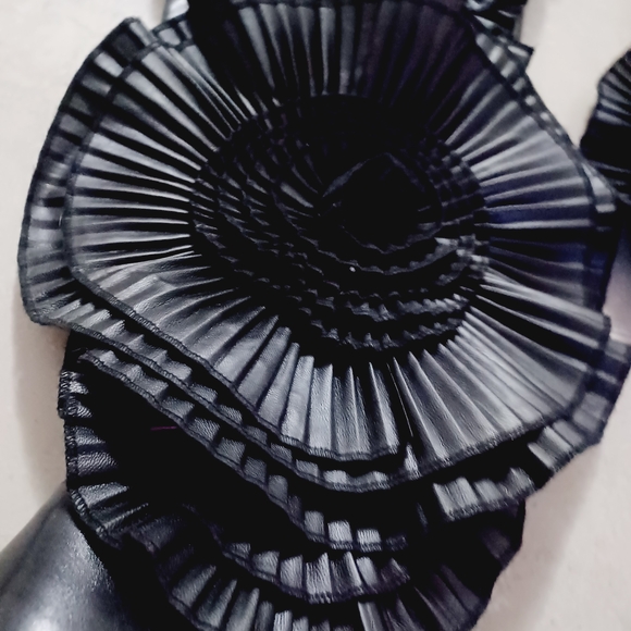 Azalea Wang Chic Black Over-the-Knee Boots with Floral Detail - Picture 7 of 10